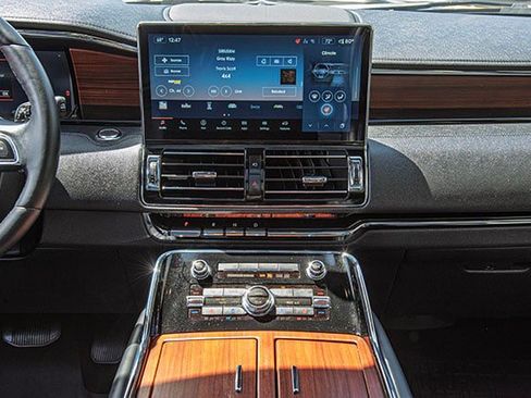 Used 2024 Lincoln Navigator Reserve w/ Monochromatic Package image 11