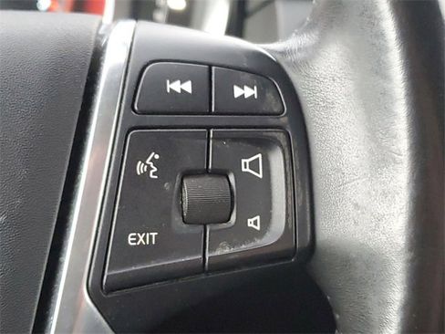 Used 2016 Volvo XC70 T5 Premier w/ Proximity Package image 24