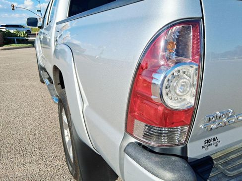 Used 2010 Toyota Tacoma PreRunner RWD image 12