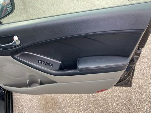 Used 2015 Kia Forte EX image 26