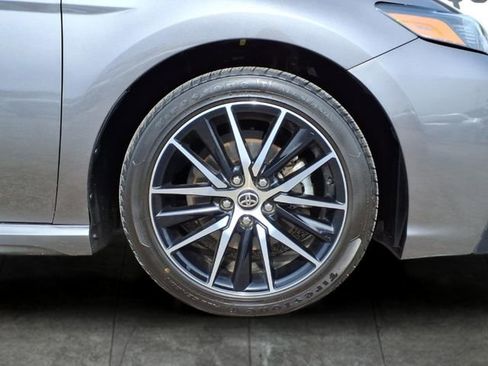 Used 2023 Toyota Camry SE image 9