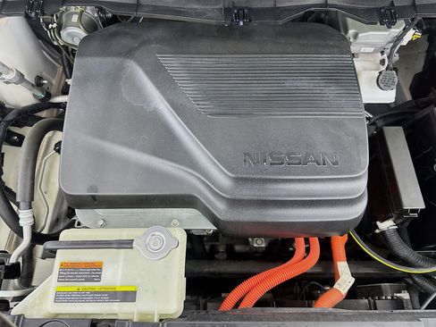 Used 2023 Nissan Leaf S image 38