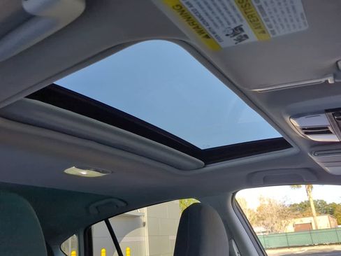 Used 2023 Subaru Crosstrek 2.0i Premium image 20