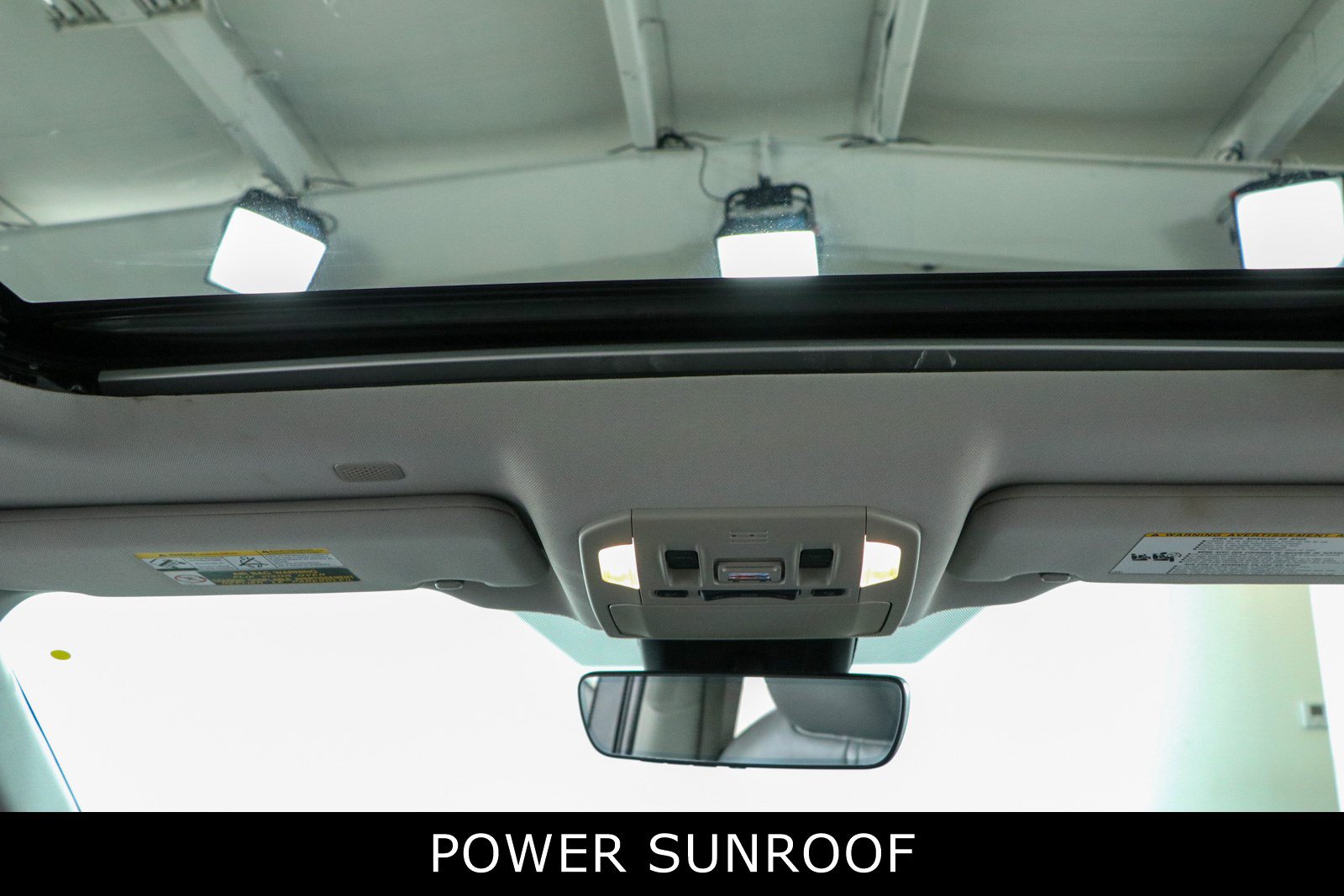 Used 2021 Toyota Highlander XLE FWD image 22
