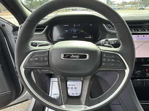 New 2025 Jeep Grand Cherokee Limited image 21