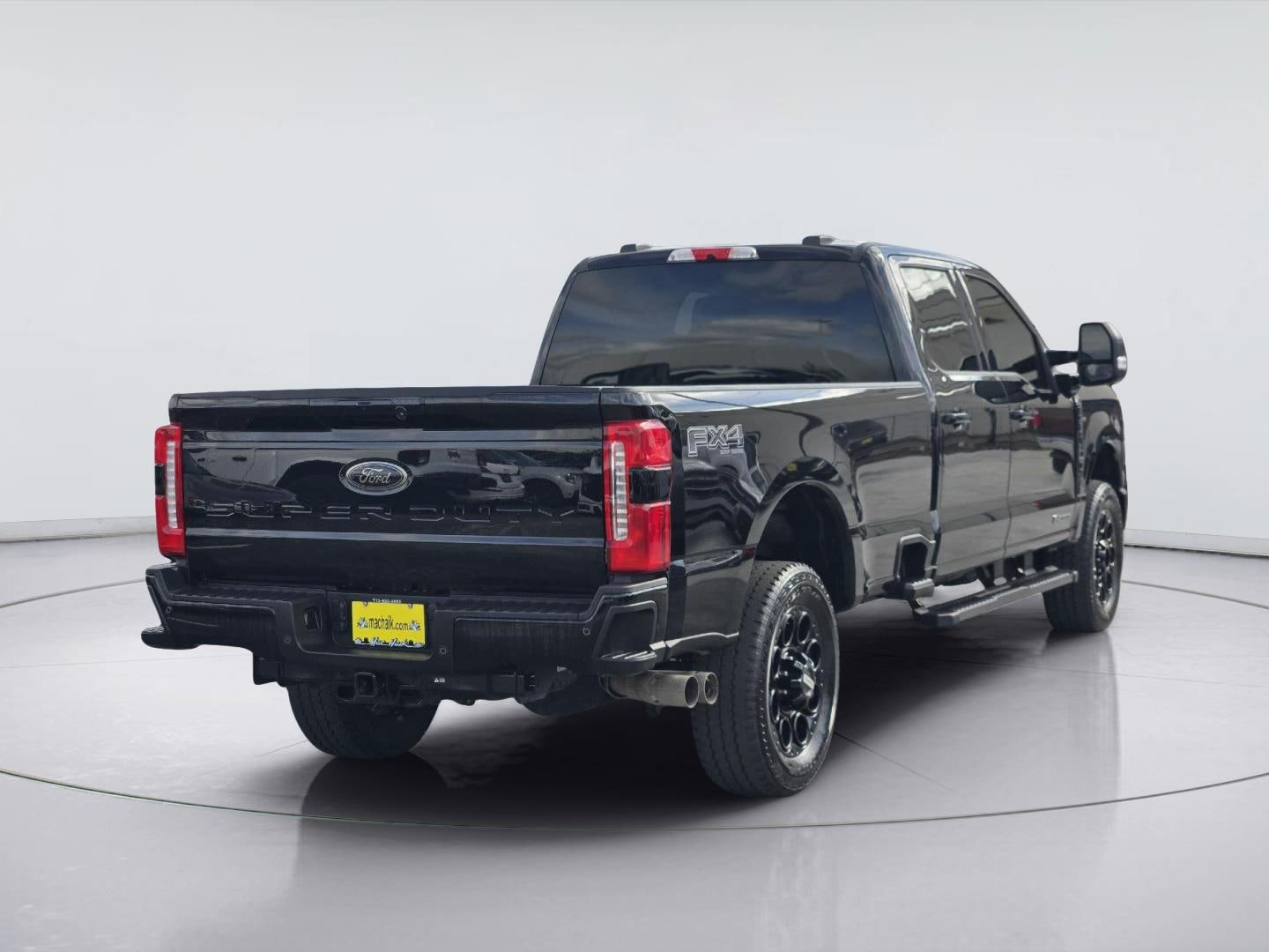Used 2025 Ford F350 XLT w/ Black Appearance Package AWD/4WD image 8