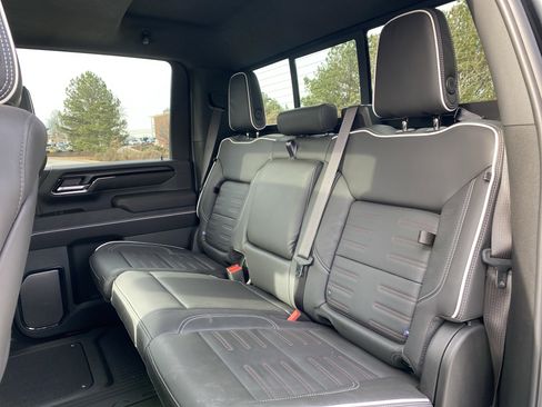 Used 2025 GMC Sierra 2500 AT4X image 8