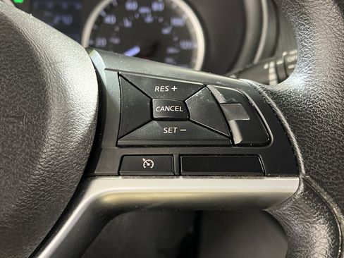 Used 2021 Nissan Kicks S image 27