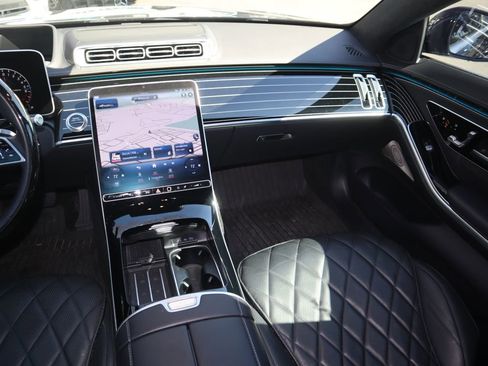 Used 2024 Mercedes-Benz S 580e 4MATIC Sedan image 12