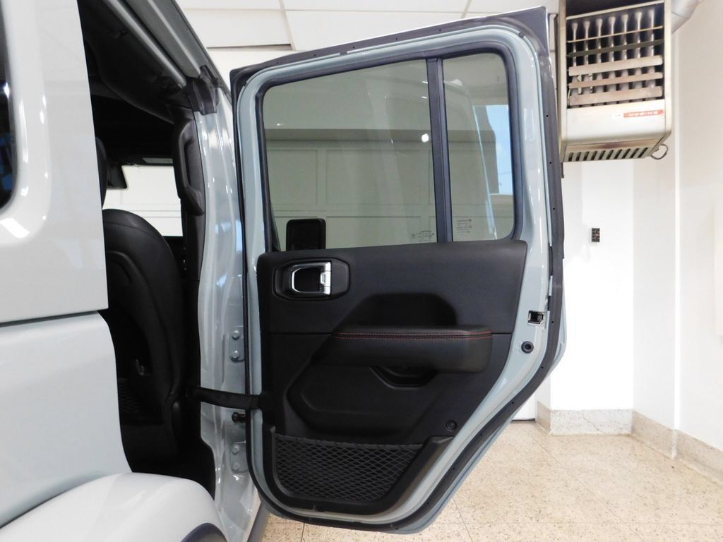 Used 2024 Jeep Wrangler Unlimited Rubicon AWD/4WD image 71