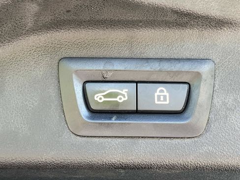 Used 2020 BMW X7 M50i w/ Luxury Seating Package AWD/4WD image 12