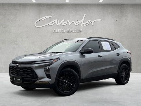 Certified 2025 Chevrolet Trax ACTIV image 1