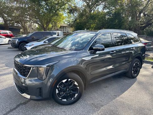 Used 2025 Kia Sorento S w/ Panoramic Sunroof Package FWD image 2