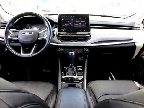 Used 2022 Jeep Compass Latitude AWD/4WD image 26