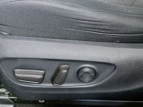 Used 2019 Toyota RAV4 XLE w/ Convenience Package FWD image 15