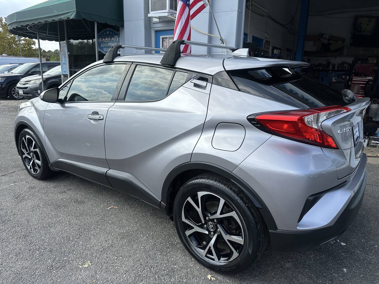 Used 2019 Toyota C-HR XLE FWD image 8