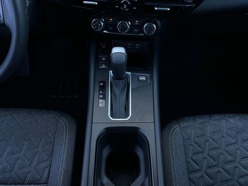 Used 2025 Nissan Kicks SV image 13