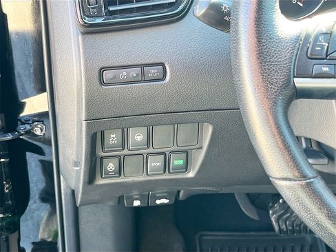 Used 2022 Nissan Rogue Sport SL w/ Premium Package image 10