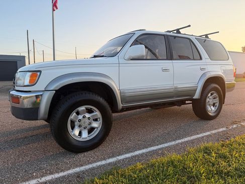 Used 1998 Toyota 4Runner Limited AWD/4WD image 3
