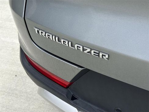 Used 2023 Chevrolet TrailBlazer LT w/ Convenience Package image 27