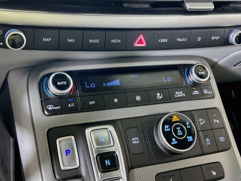 Used 2023 Hyundai Palisade SEL AWD/4WD image 16