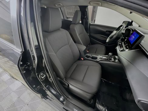 Used 2025 Toyota Corolla LE image 29