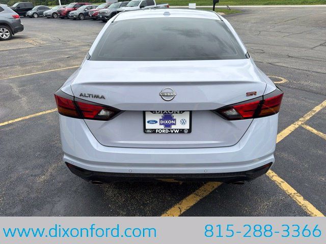 Used 2024 Nissan Altima 2.5 SR w/ SR Premium Package FWD image 8