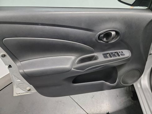 Used 2012 Nissan Versa SV image 13