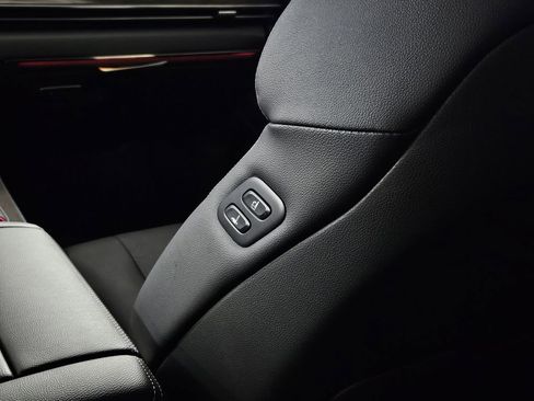 Used 2025 Genesis GV80 2.5T Prestige image 28