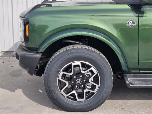 New 2025 Ford Bronco Outer Banks image 8
