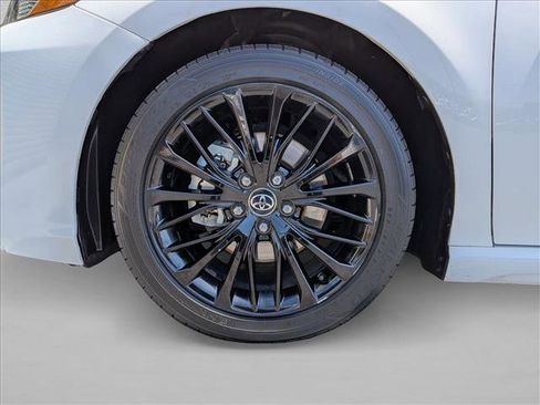 Used 2020 Toyota Camry SE w/ Carpet Mat Package FWD image 23