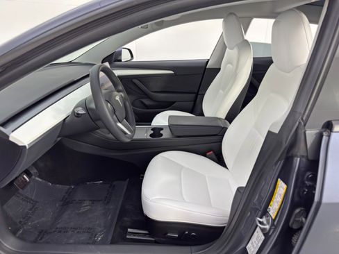 Used 2022 Tesla Model 3 image 17