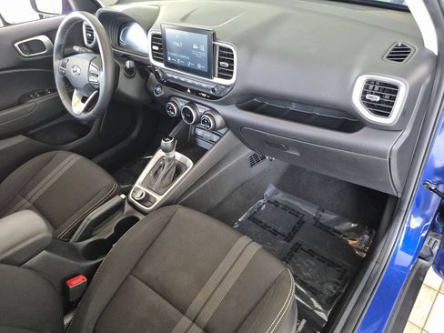 Used 2025 Hyundai Venue SEL FWD image 32