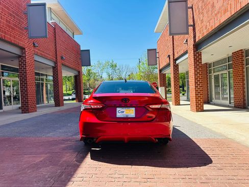 Used 2019 Toyota Camry XSE FWD image 5