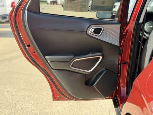 Used 2022 Kia Soul LX w/ Technology Package image 17