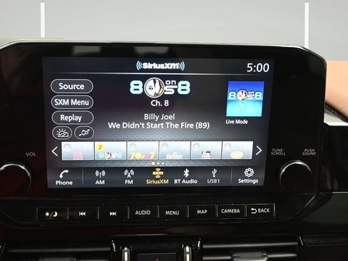 Used 2024 Nissan Pathfinder Platinum AWD/4WD image 16