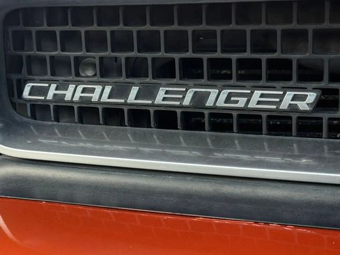 Used 2011 Dodge Challenger R/T w/ Electronics Convenience Group RWD image 18