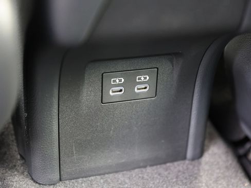 Used 2024 Toyota Prius LE AWD/4WD image 22