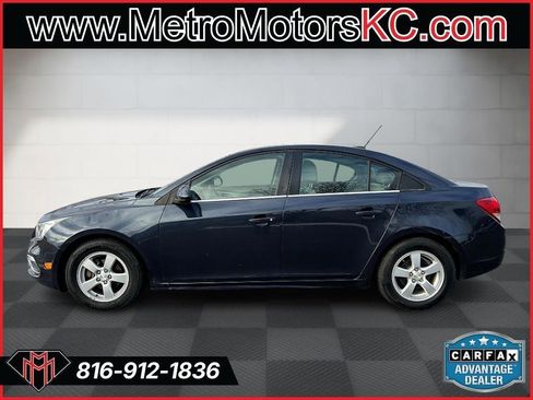 Used 2016 Chevrolet Cruze LT image 2