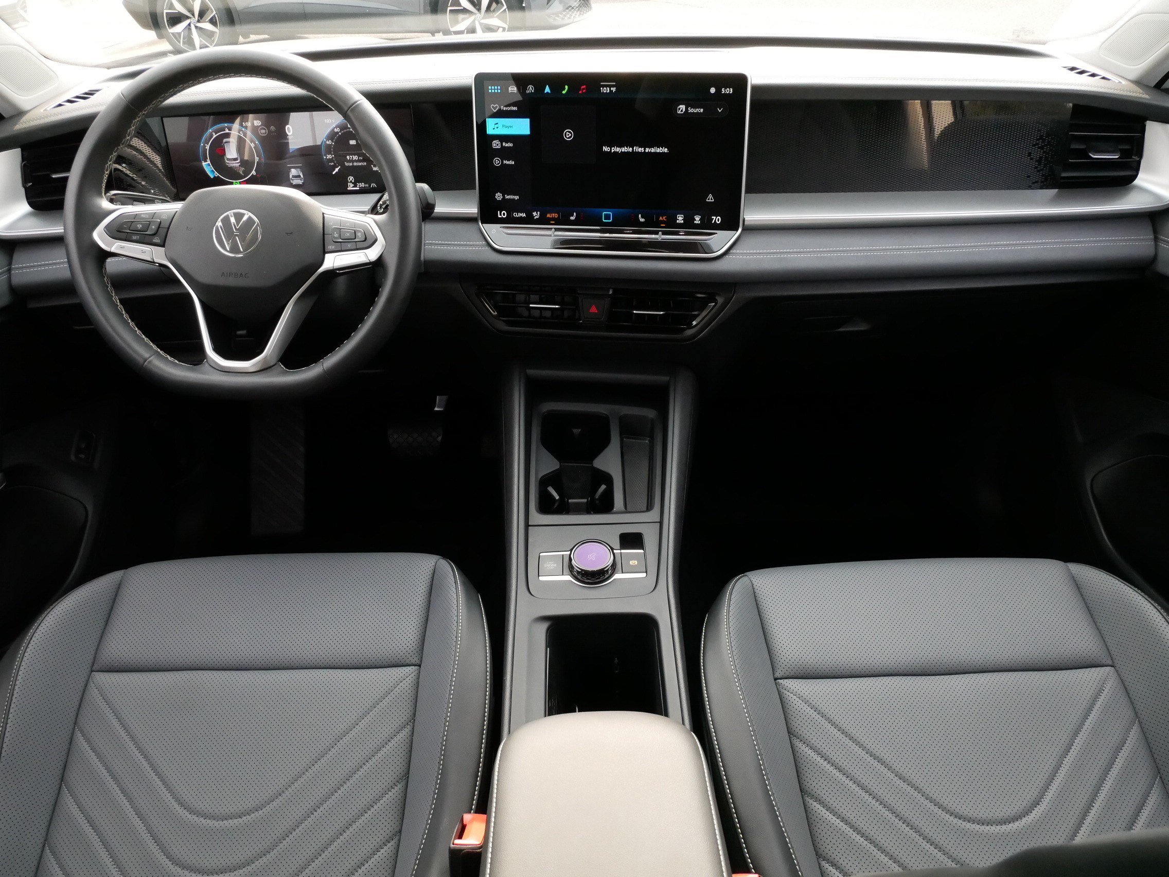 Certified 2025 Volkswagen Tiguan SE w/ Panoramic Sunroof Package AWD/4WD image 10