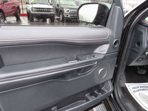 Used 2022 Ford Expedition Limited image 13