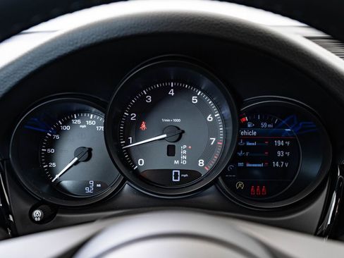 New 2026 Porsche Macan AWD/4WD image 31