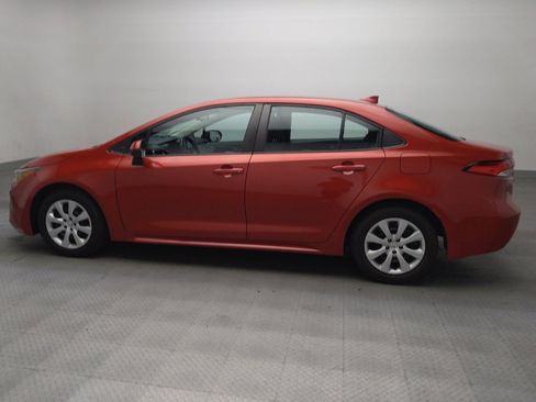 Used 2021 Toyota Corolla LE FWD image 3