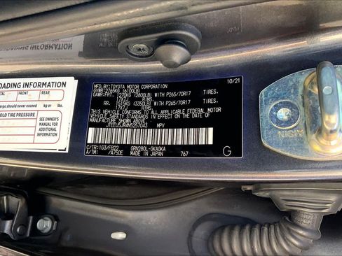 Used 2022 Toyota 4Runner SR5 RWD image 36