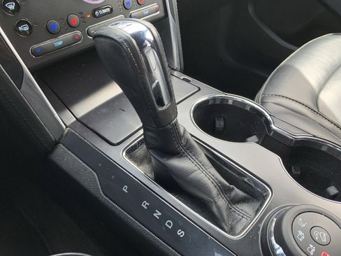 Used 2017 Ford Explorer Platinum image 26