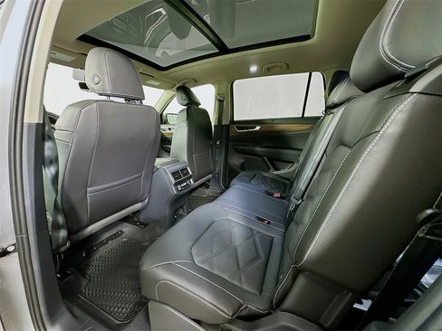 New 2026 Volkswagen Atlas SE image 4