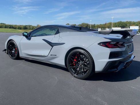 Used 2025 Chevrolet Corvette Z06 image 7