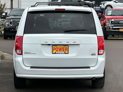 Used 2019 Dodge Grand Caravan SXT FWD image 5