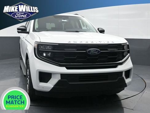 New 2025 Ford Expedition Active image 2