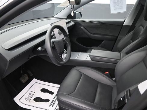 Used 2026 Tesla Model Y Long Range image 21